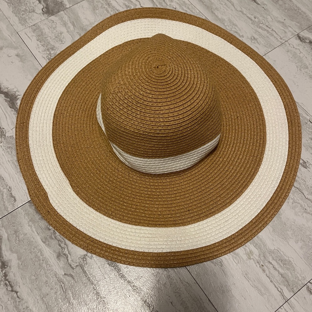 Shade & Shore Tan and White Sun Hat